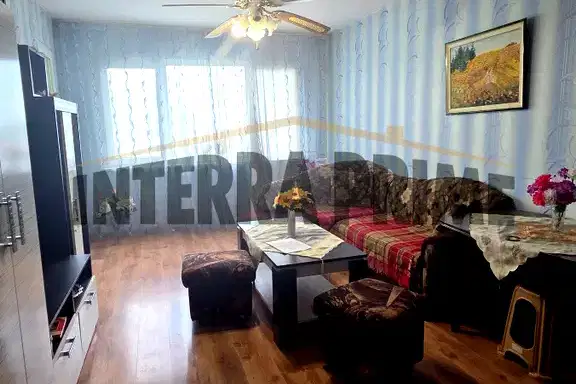 Тристаен апартамент в Добрич, Балик