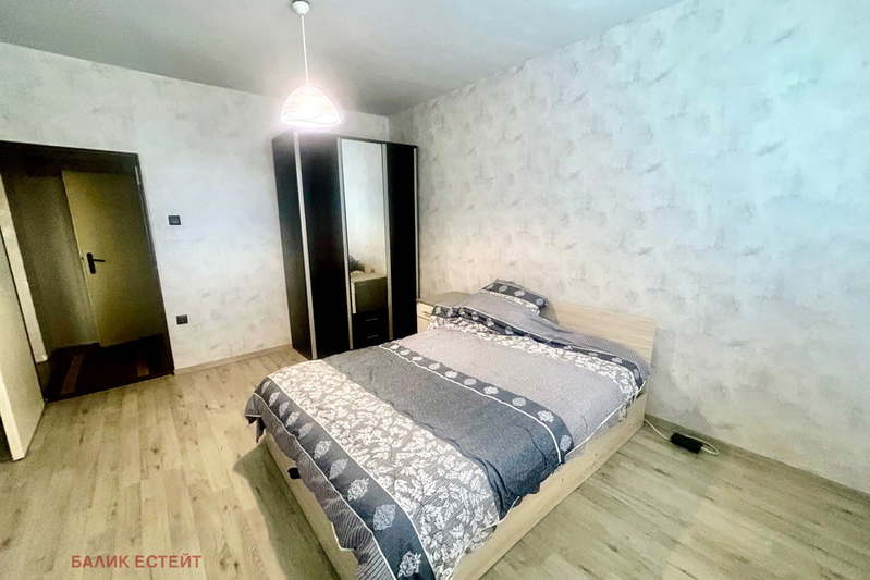 3-bedroom apartment in Dobrich, Balik