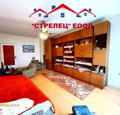 Снимка 2 — Двустаен апартамент с тераса в центъра на Добрич