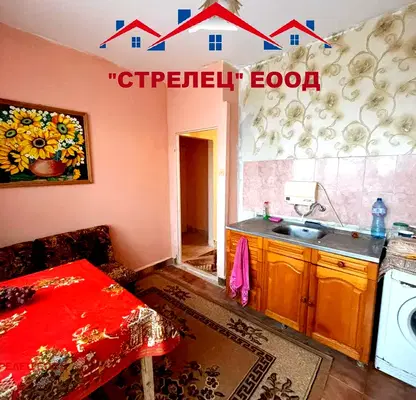 Снимка 3 — Двустаен апартамент с тераса в центъра на Добрич