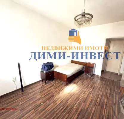 Снимка 4 — Тристаен апартамент в Добрич, Център