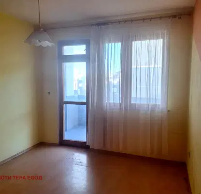 Photo 4 — 3-bedroom apartment in Dobrich, Centyr