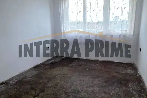Тристаен апартамент в Добрич, Център