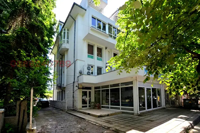 Многостаен апартамент в Добрич, Център