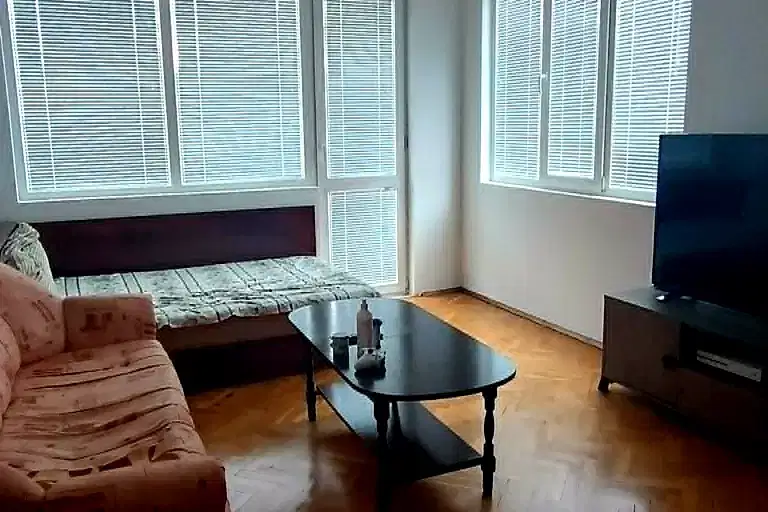 3-bedroom apartment in Gabrovo, Centyr