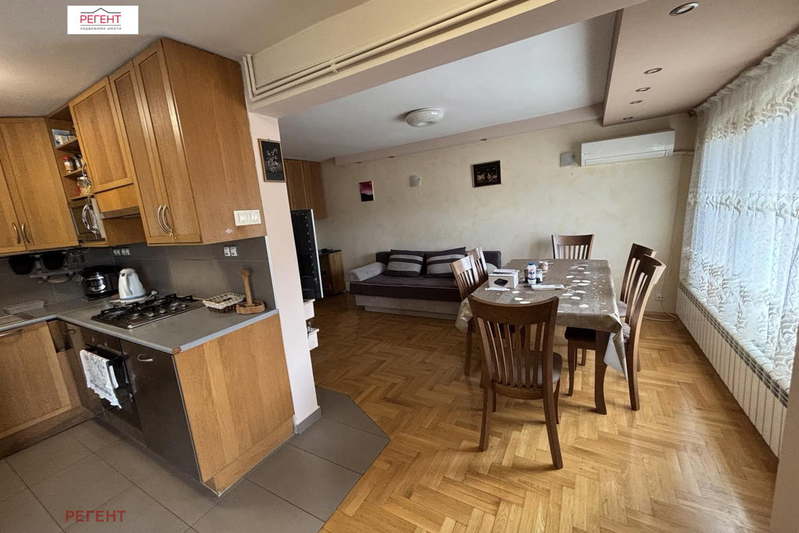 3-bedroom apartment in Gabrovo, Centyr