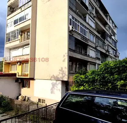 Снимка 2 — Тристаен апартамент в Горна Оряховица с комуникативна локация