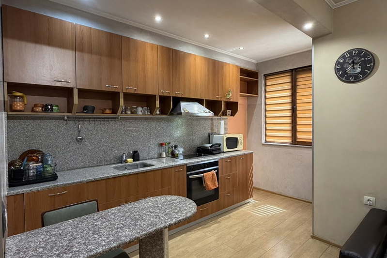 4-bedroom apartment in Oblast Plovdiv, Karlovo