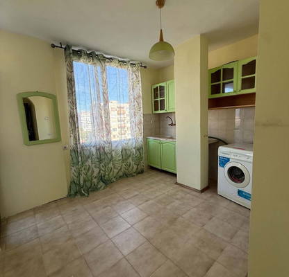 Снимка 3 — Двустаен апартамент с две тераси в Казанлък, област Стара Загора