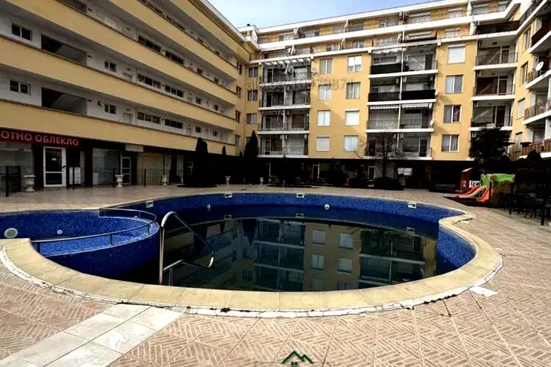 Тристаен апартамент в Бургас, к.к. Слънчев бряг