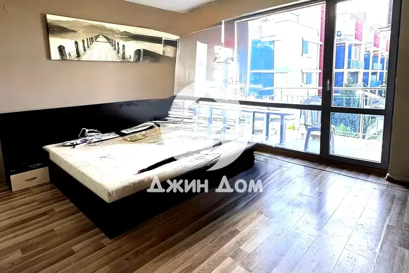 Тристаен апартамент в Бургас, к.к. Слънчев бряг