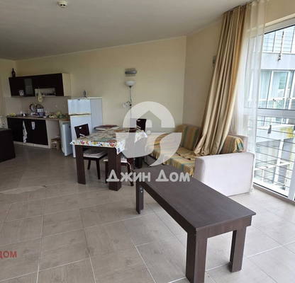 Photo 3 — Two-room apartment with terrace and sea view in Zlatni Pyasatsi