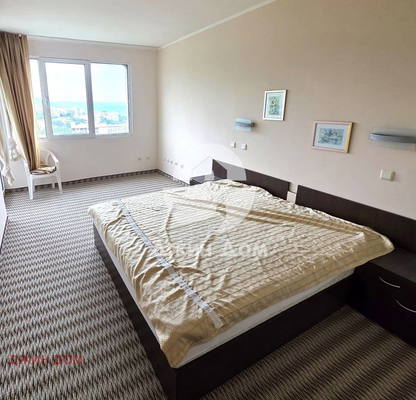 Photo 5 — Two-room apartment with terrace and sea view in Zlatni Pyasatsi