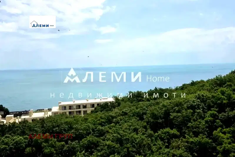 3-bedroom apartment in Zlatni Pyasyci