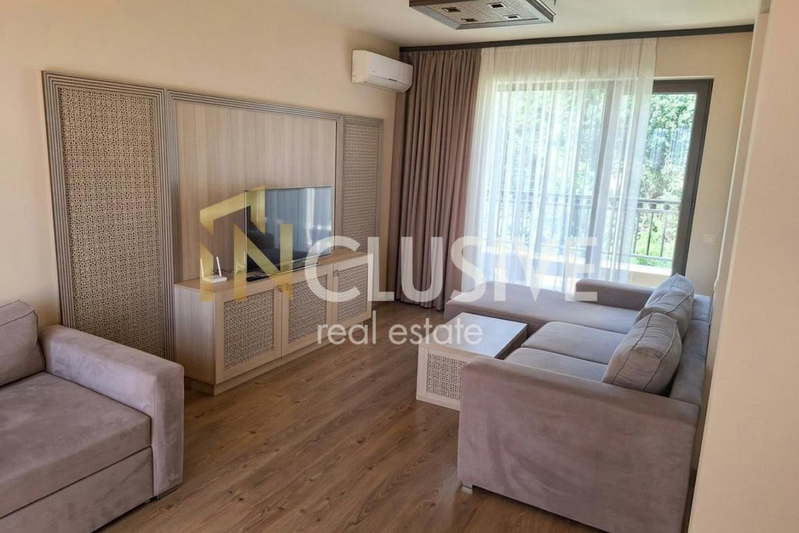 4-bedroom apartment in Zlatni Pyasyci