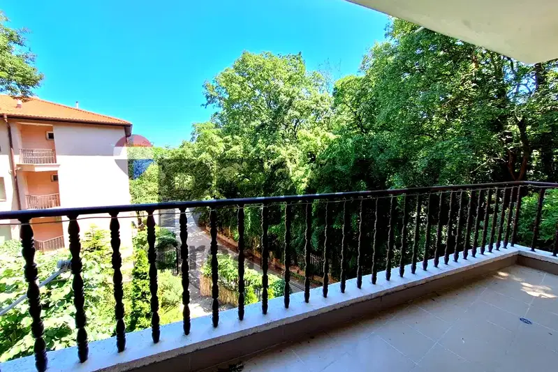 3-bedroom apartment in Zlatni Pyasyci
