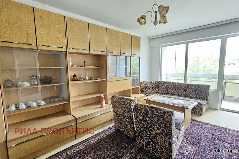 Тристаен апартамент в София, Костенец