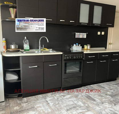 Photo 2 — 3-bedroom apartment in Pazardjik, Centyr