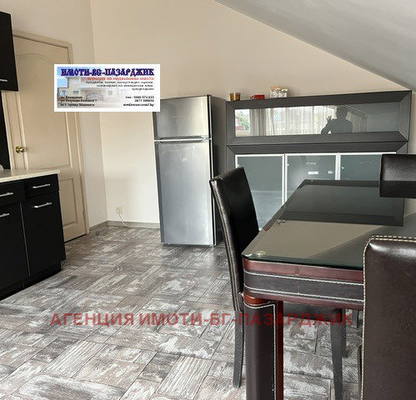 Photo 3 — 3-bedroom apartment in Pazardjik, Centyr