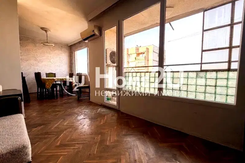 3-bedroom apartment in Pazardjik, Idealen Centyr