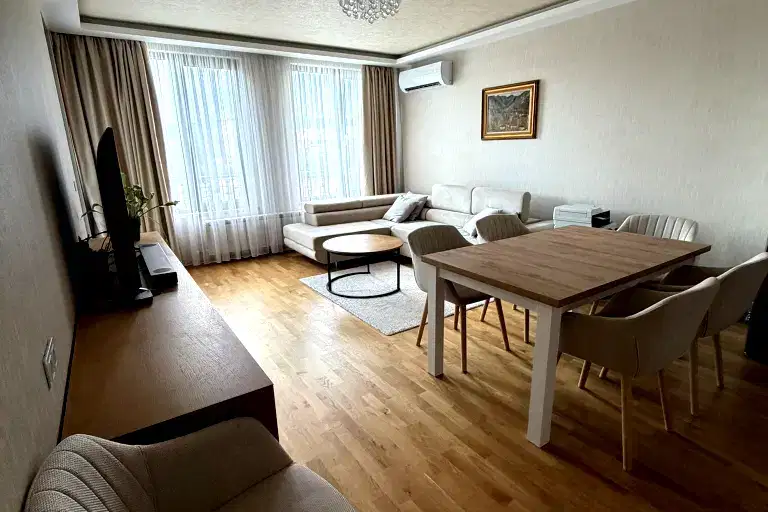 3-bedroom apartment in Pernik, Centyr