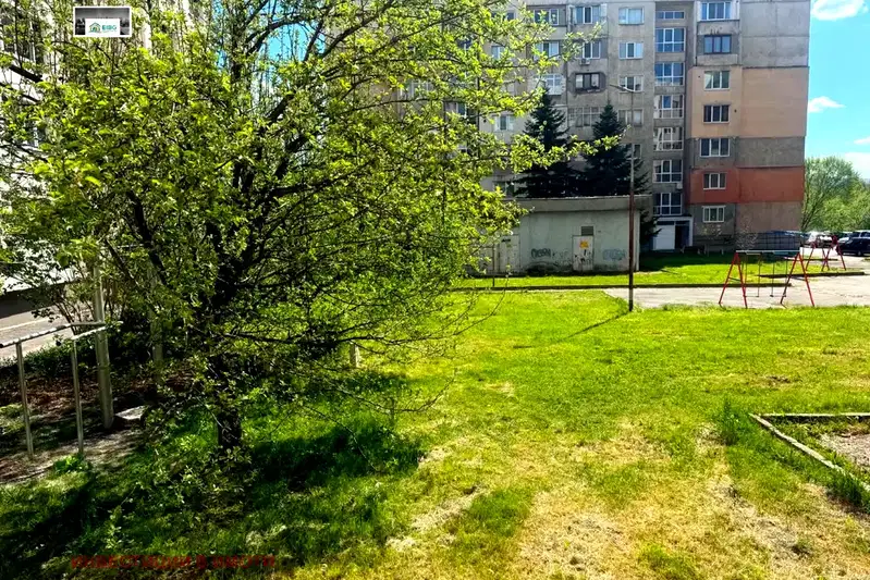 3-bedroom apartment in Pernik, Iztok