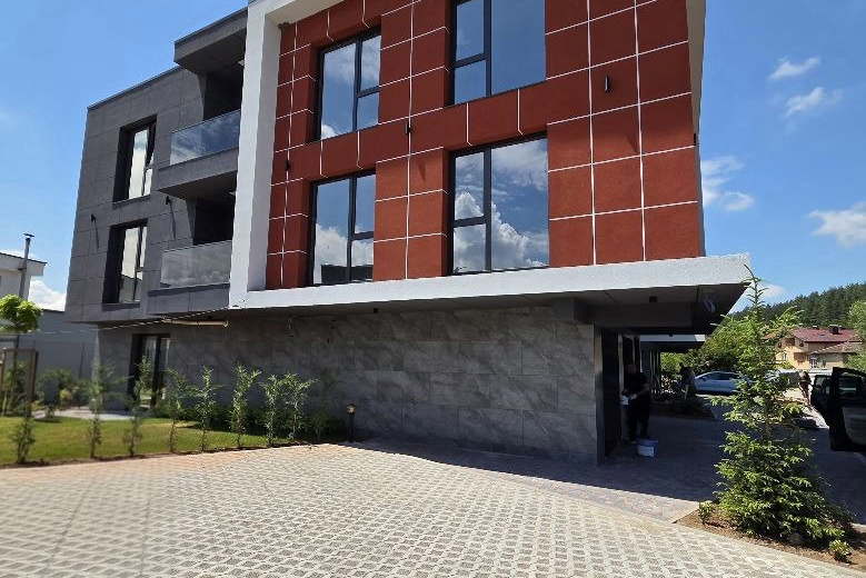 3-bedroom apartment in Pernik, Moshino