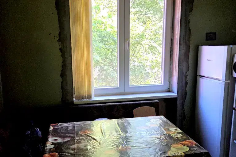 Тристаен апартамент в Перник, Твърди ливади