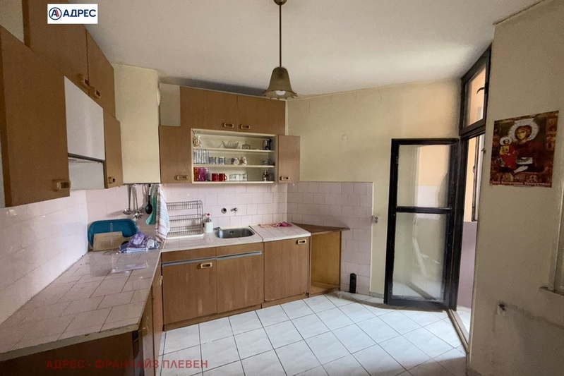3-bedroom apartment in Pleven, Idealen Centyr