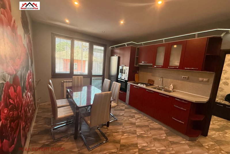 2-bedroom apartment in Pleven, Idealen Centyr