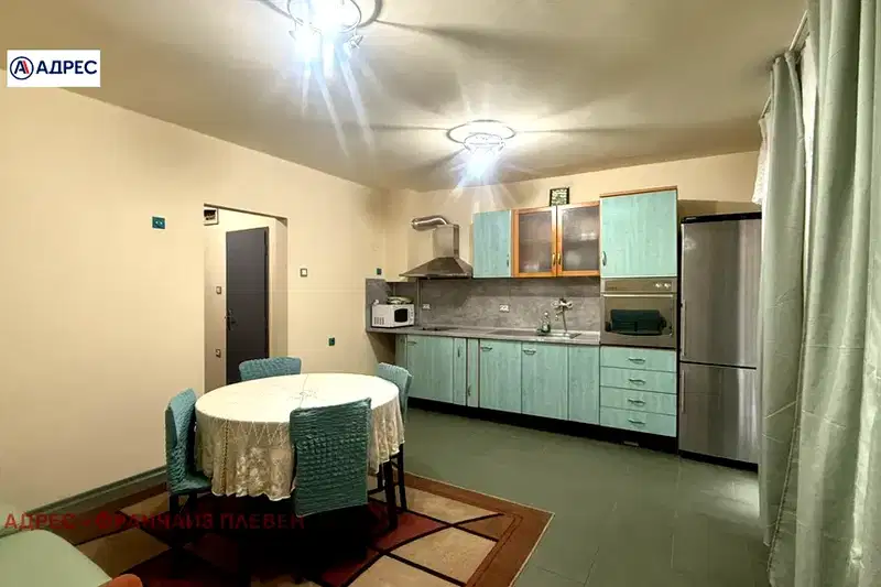 4-bedroom apartment in Pleven, Shirok Centyr