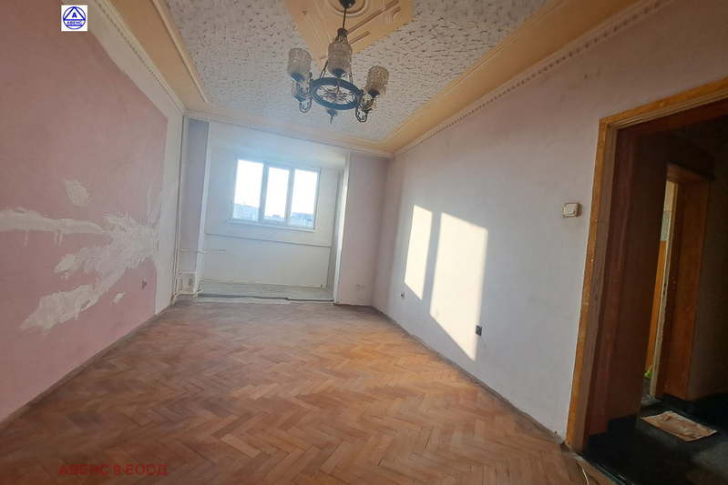 4-bedroom apartment in Pleven, Storgoziya