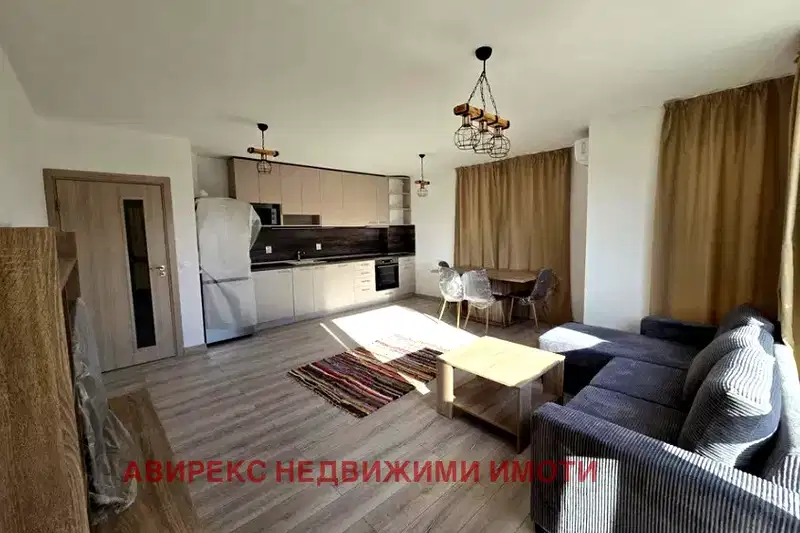Тристаен апартамент в Беломорски, Пловдив с паркинг и асансьор
