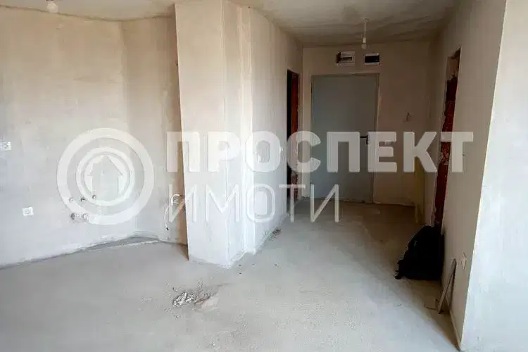Двустаен апартамент в Център на Пловдив с тераса
