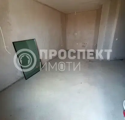 Снимка 2 — Двустаен апартамент в Център на Пловдив с тераса