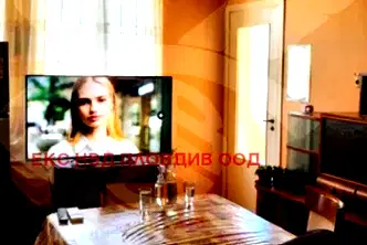 Тристаен апартамент в Център на Пловдив с тераса и гледка