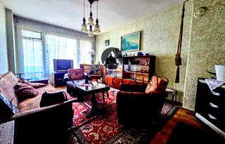 Тристаен апартамент с две тераси в Център, Пловдив