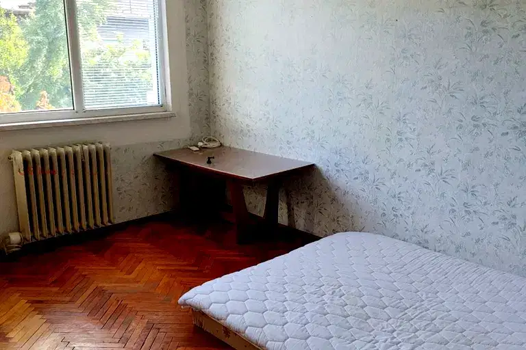 Тристаен апартамент с тераса в кв. Каменица 1, Пловдив