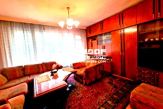 Тристаен апартамент с две тераси в Център, Пловдив