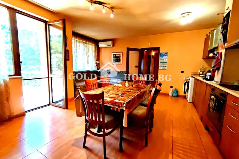 3-bedroom apartment in Plovdiv, Centyr