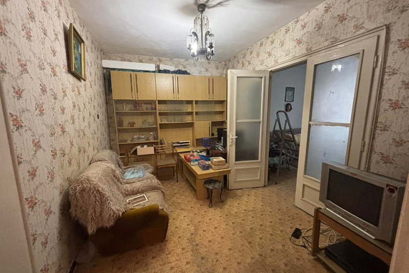 Тристаен апартамент в Център на Пловдив с две тераси