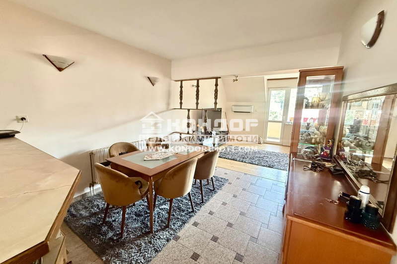3-bedroom apartment in Plovdiv, Centyr