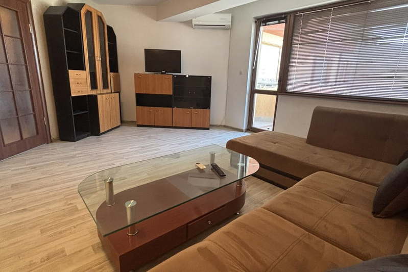 3-bedroom apartment in Plovdiv, Centyr