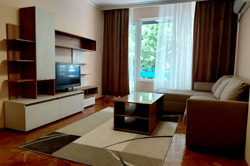4-стаен апартамент с две тераси в Център, Каменница 1, Пловдив