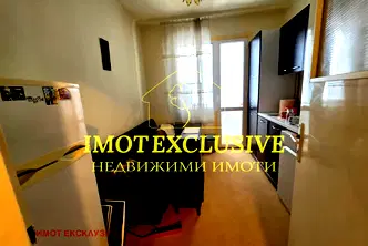 Тристаен апартамент в Христо Смирненски, Пловдив с тераса