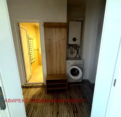 Снимка 2 — Двустаен апартамент в Коматевски възел, Пловдив с асансьор