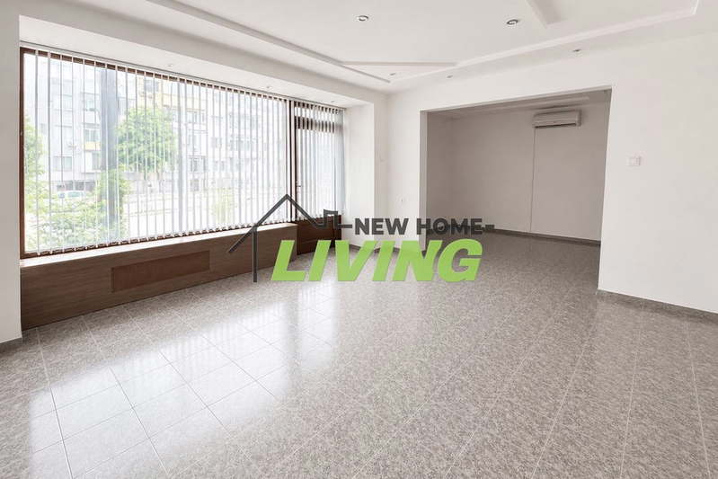 Three-room apartment in Karshiyaka, Plovdiv, brick construction