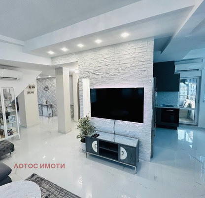 Photo 3 — 3-bedroom apartment in Plovdiv, Kyrshiyaka