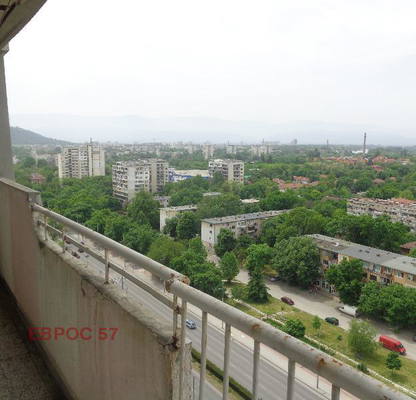 Снимка 5 — Двустаен апартамент с тераса в Кършияка, Пловдив