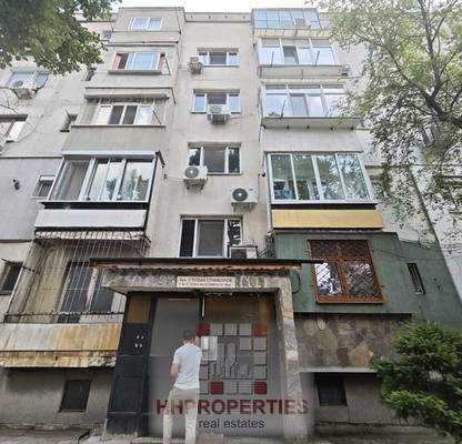 Снимка 2 — Двустаен апартамент в Кючук Париж, Пловдив с паркинг